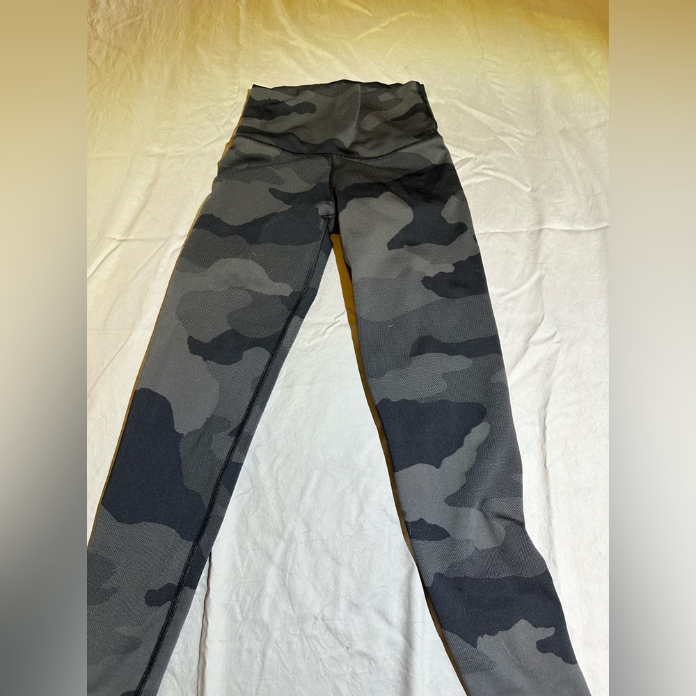 Aerie Black and Gray Camouflage Leggings
